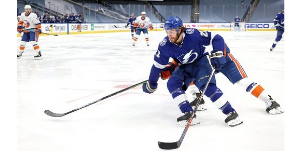 Brayden Point bedankt Steven Stamkos voor zijn erkenning